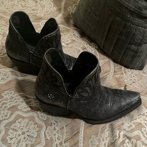 Ariat ankle boots size 9